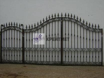 Ворота распашные кованые с калиткой